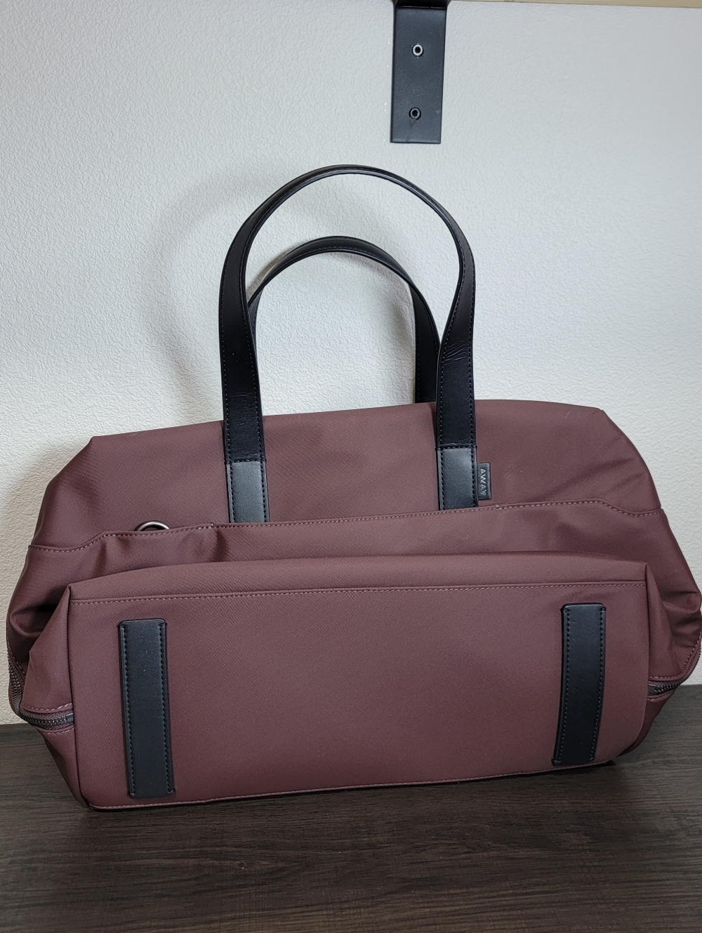 Away The Everywhere Bag In Burgandy No Shoulder Strap - Picture 8 of 10